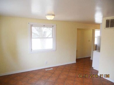 317 Amarillo Dr, Carpentersville, IL 60110 - photo 4