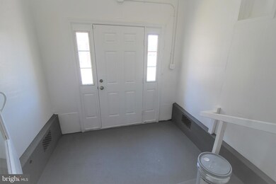 101 S Railroad Ave unit 2ND FL. APT., New Holland, PA 17557 - photo 2