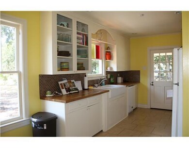 Kitchen. LIGHT & AIRY KITCHEN HAS BEEN REMODELLED 