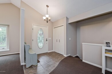 006-Foyer-1703581-medium