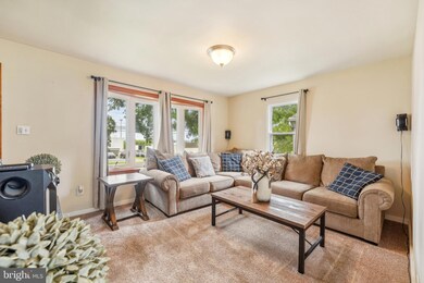 2810 W Emaus Ave, Allentown, PA 18103 - photo 3