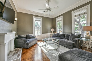 208 E 8th St, Houston, TX 77007 - photo 4