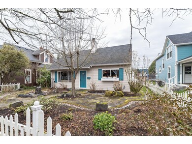 1865 6th Ave, West Linn, OR 97068 - photo 2