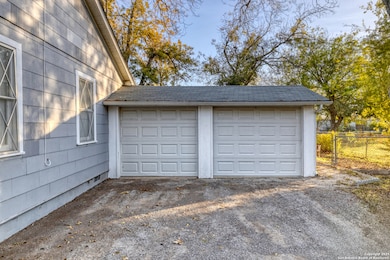 1703 22nd St, Hondo, TX 78861 - photo 6