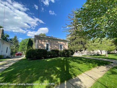 313 E Scott St, Grand Ledge, MI 48837 - photo 2