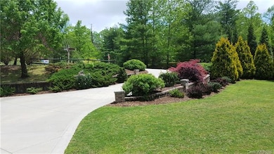 BEAUTIFUL DRIVEWAY & LANDSCAPING