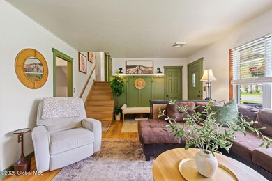 14-web-or-mls-129-charlton-rd