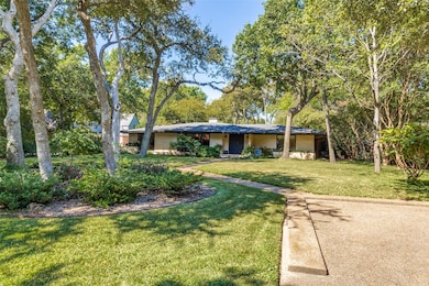 8231 Forest Hills Blvd, Dallas, TX 75218 - photo 3