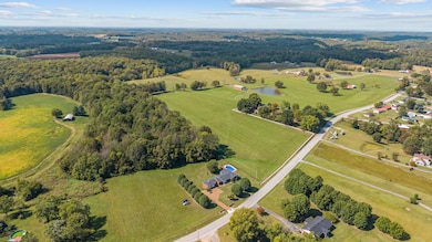 1744 Carthage Rd, Red Boiling Springs, TN 37150 - photo 2