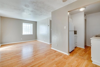 307 E 31st St unit 205, Austin, TX 78705 - photo 5