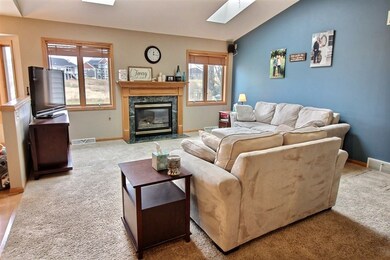 681 Stonebriar Ln, Oregon, WI 53575 - photo 3