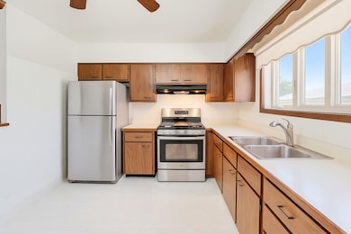 542 W Memory Ln, Addison, IL 60101 - photo 5