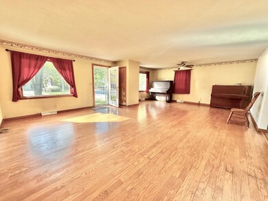 409 S Main St, Flora, IL 62839 - photo 6