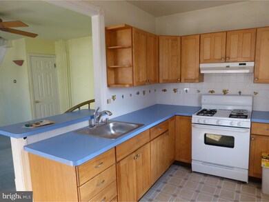 320 Clifton Ave, Darby, PA 19023 - photo 5