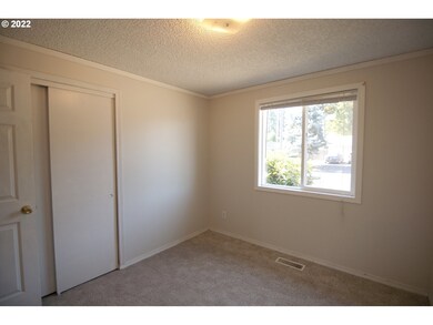 1280 N Pine St, Canby, OR 97013 - photo 5