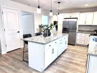 1569 N Rocky Mountain Dr, Effort, PA 18330 - photo 7