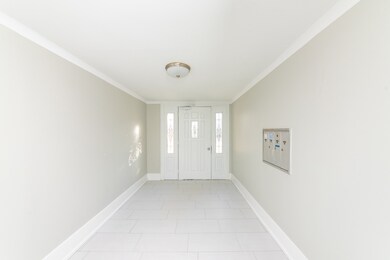 1122 W Addison St unit 3, Chicago, IL 60613 - photo 4