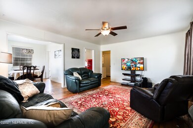 4722 Pinewood Rd, Jacksonville, FL 32210 - photo 5