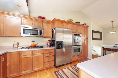 10 Woodcrest Ct, Cranston, RI 02921 - photo 4