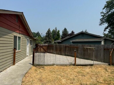 1603 Tamara Cir, Grants Pass, OR 97526 - photo 7