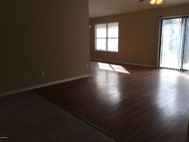 7926 Painted Oak Dr, Jacksonville, FL 32210 - photo 5