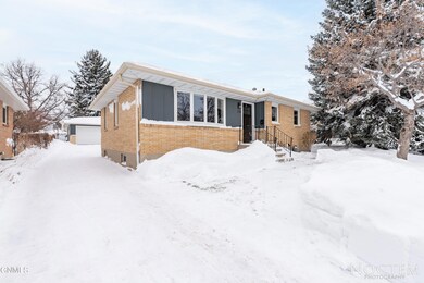 1326 N 16th St-25