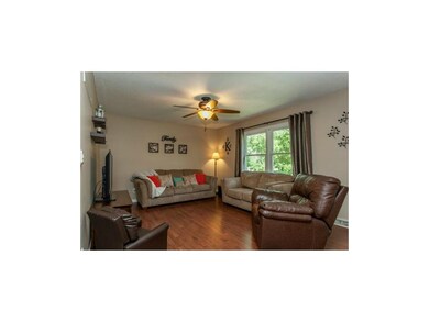 Bright and neutral living room