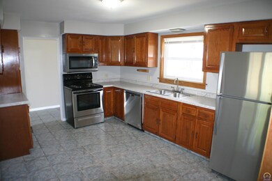 7000 SW Arborhaven Ln, Topeka, KS 66619 - photo 2