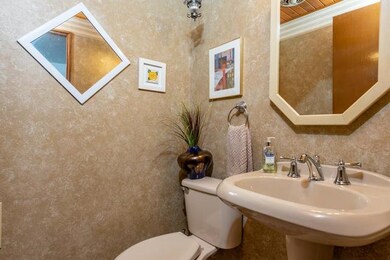 2400 N Poplar St, Waukegan, IL 60087 - photo 2