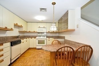 166 Place Ln unit 166, Woburn, MA 01801 - photo 4