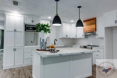 1611 Rosewood St, Texarkana, TX 75501 - photo 4