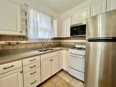 207 W 45th St unit B, Austin, TX 78751 - photo 4