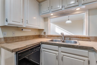 4034 Rawlins St unit 102, Dallas, TX 75219 - photo 6