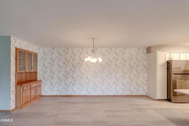 3305 Montreal St unit 202, Bismarck, ND 58503 - photo 4