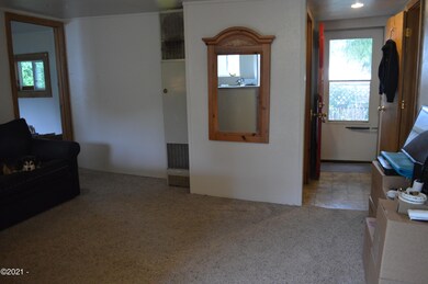 704 SE Quay Ave, Lincoln City, OR 97367 - photo 2
