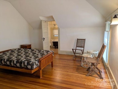 220 Melrose Cir unit 2, Tryon, NC 28782 - photo 3