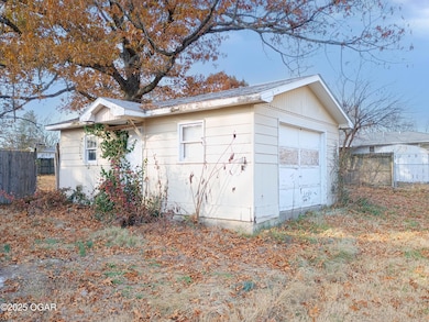 111 Maple St, Exeter, MO 65647 - photo 5