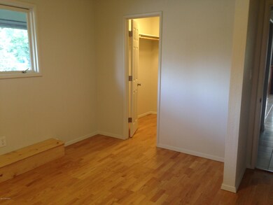 Upstairs bdrm w/WIC