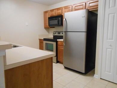 5201 Playpen Dr unit 13, Jacksonville, FL 32210 - photo 3