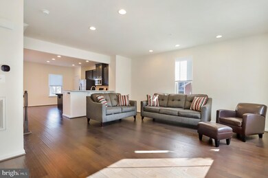 1317 Scheer St, Brunswick, MD 21716 - photo 5