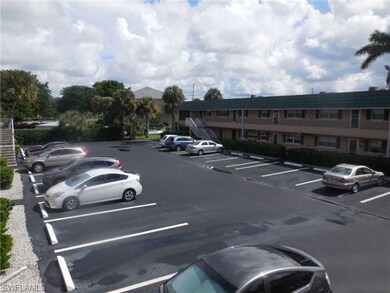 200 Valley Stream Dr unit 11, Naples, FL 34113 - photo 4