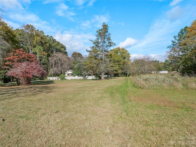 529 Hyder Allen Ln, Hendersonville, NC 28792 - photo 3