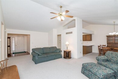 202 Forest Ridge Ct, Glen Carbon, IL 62034 - photo 4