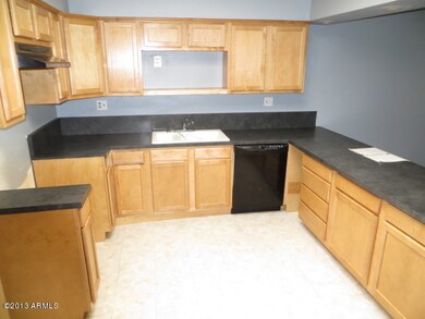 023-383675-Kitchen1b