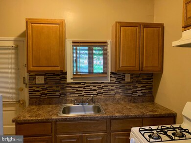 1341 Carl Miller Blvd, Camden, NJ 08104 - photo 5