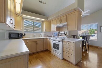 Listing_832404_Photo_2