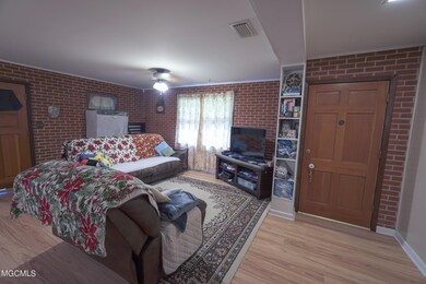 20E3FBCC-FB3D-45D2-A261-16D59BC4020C