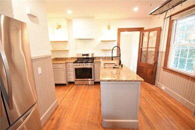 19 Bedlow Ave, Newport, RI 02840 - photo 3