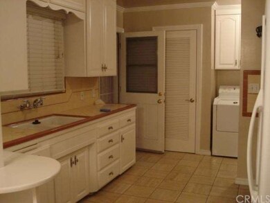 Another kitchen view. Whole house has crown moldin