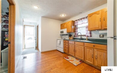 512 N Hamilton St, Lincoln, IL 62656 - photo 6